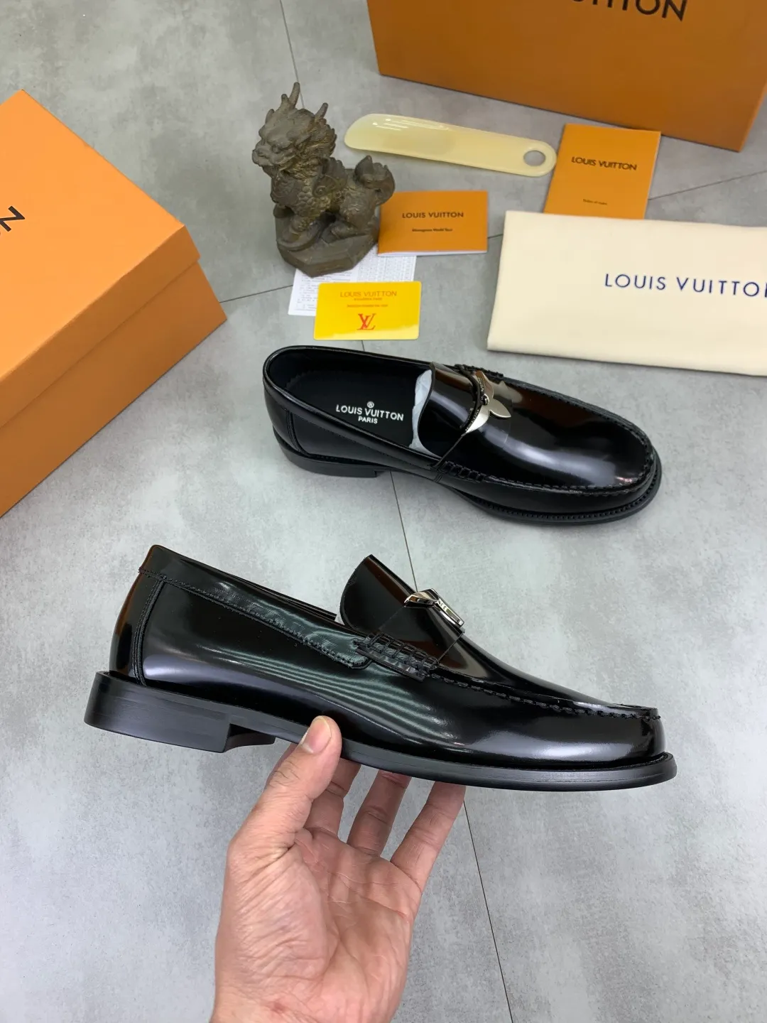 Men's men's shoes 💰P542 New style 💶[LOUIS VUITTON] Water-dyed Niuli Original order New style 🍀LV Louis Vuitton *——Top version of LV classic leather shoes! Made of imported original calfskin, original leather side strips and wear-resistant high-end rubber outsole! High quality products! Color: 3️⃣optional Size: 38-44 (45 customized)